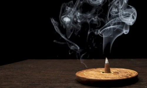 تعرف على أهم 10 تفسيرات لرؤية البخور في المنام لابن سيرين