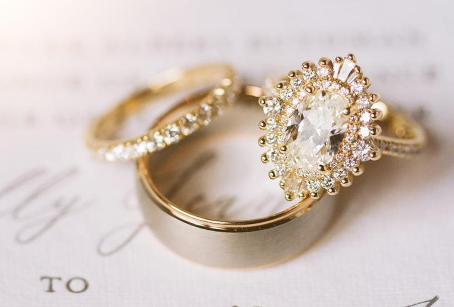 تفسير حلم لبس خاتم ذهب في اليد اليسرى للعزباء لابن سيرين