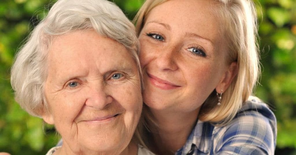 تفسير رؤية الأم المتوفية حية في المنام للرجل لابن سيرين