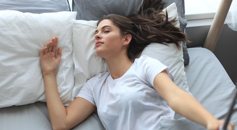 تفسير خروج الدود من الشعر في المنام للمتزوجة لابن سيرين