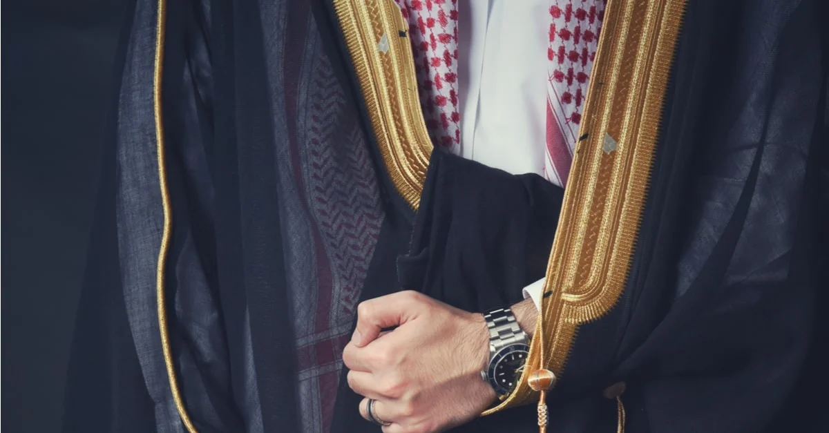 تعرف على تفسير حلم لبس البشت الأسود للرجل لابن سيرين