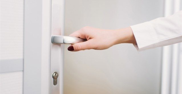 تفسير حلمت اني قفلت الباب للمتزوجة لابن سيرين