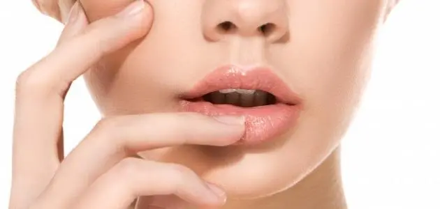 تفسير سحب شعرة من الفم في المنام لكبار العلماء