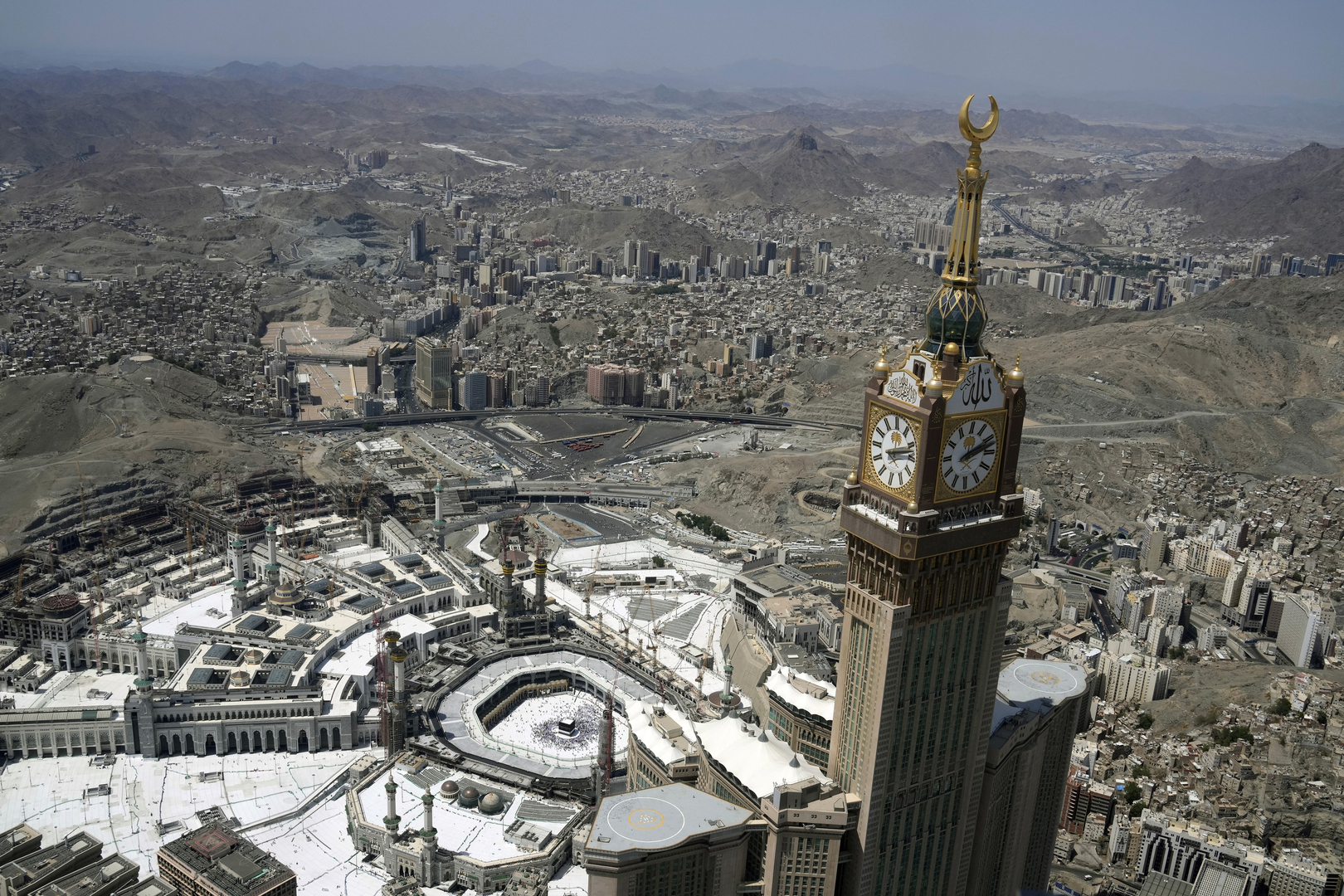 تفسير الحلم بمكة دون رؤية الكعبة للعزباء لابن سيرين