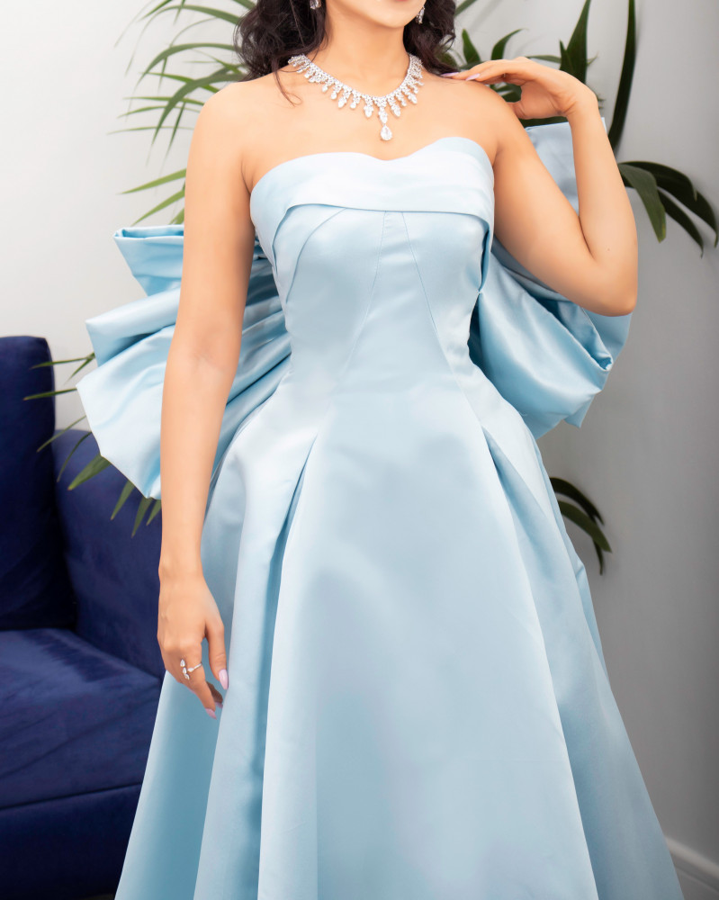 تفسير رؤية الفستان السماوي في المنام