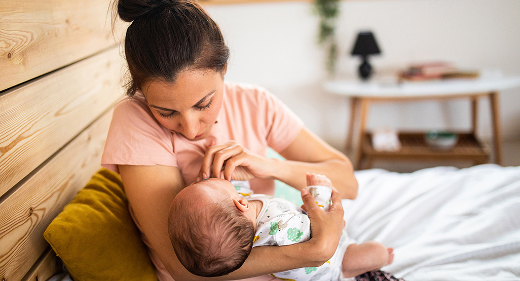 ما تفسير رؤية ارضاع طفل في المنام لكبار المفسرين