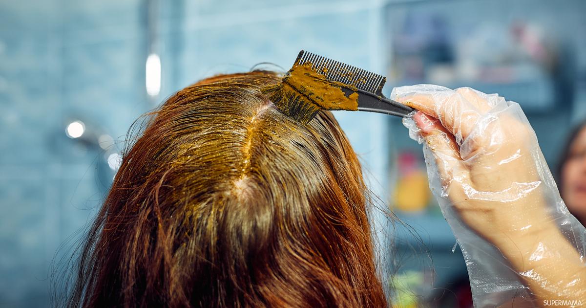 تفسير رؤية وضع الحناء على الشعر في المنام للعزباء لابن سيرين