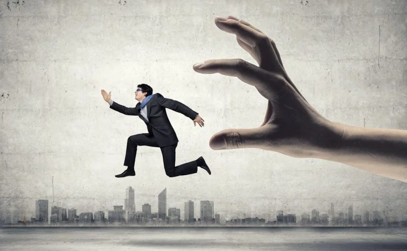 تفسير حلم أشخاص يلاحقوني وانا اهرب لابن سيرين