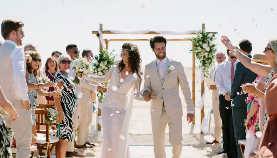 ما تفسير حلم الاستعداد لحضور مناسبة للعزباء لابن سيرين