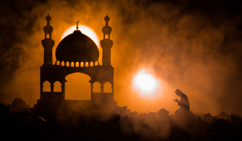 تفسير سماع آذان الفجر في المنام لابن سيرين