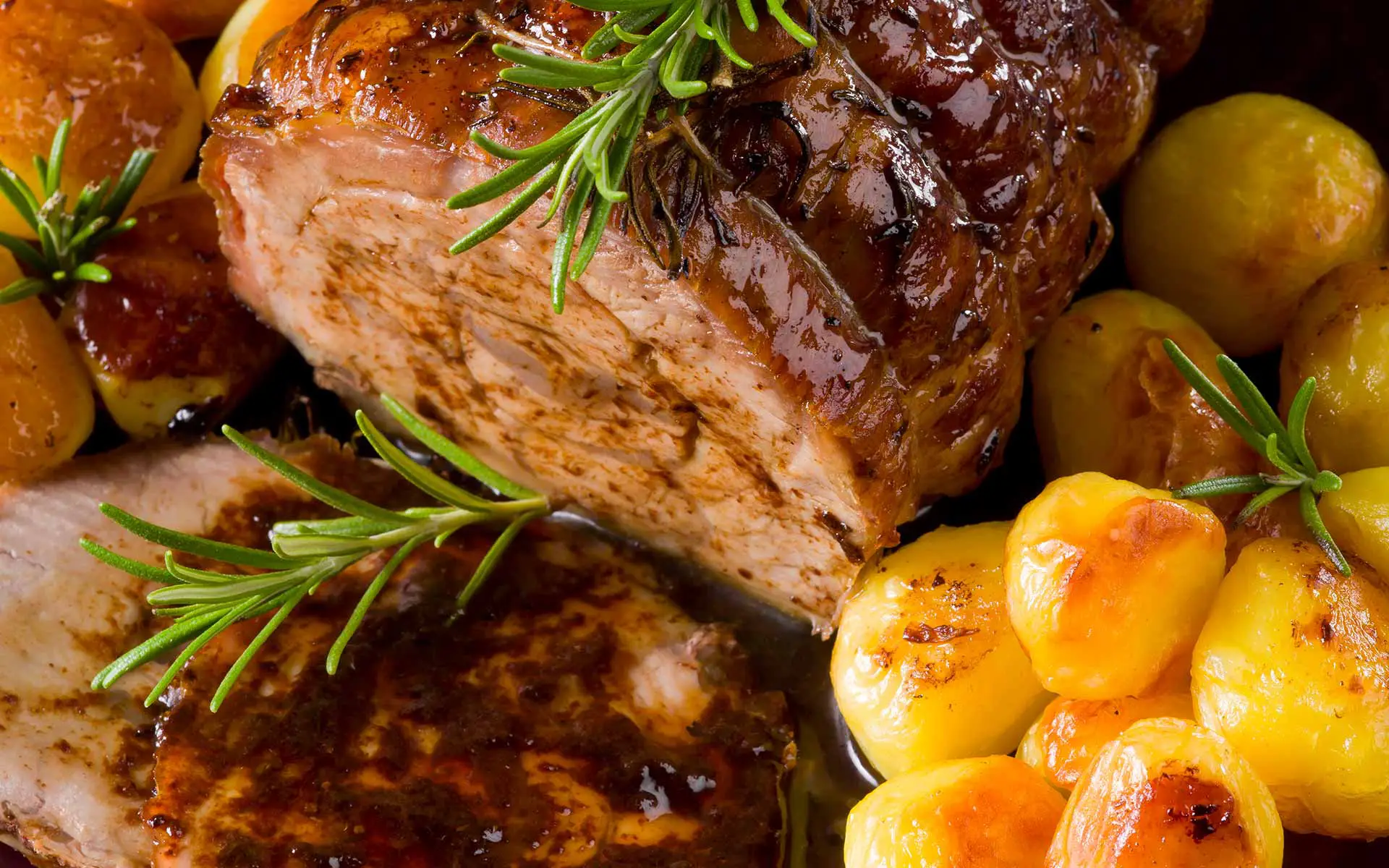 ما تفسير أكل لحم الجمل المطبوخ في المنام لابن سيرين