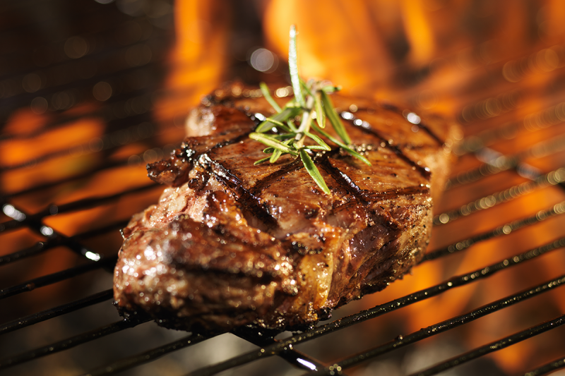 تفسير رؤية اللحم المطبوخ في المنام للعزباء لابن سيرين