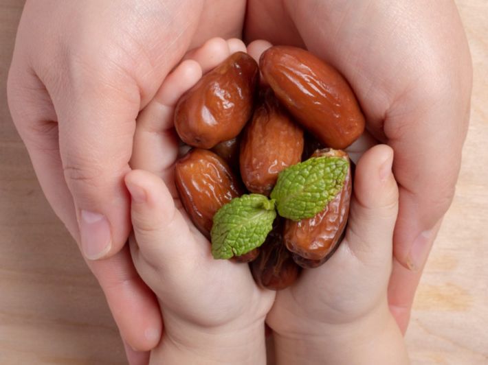 ما تفسير إعطاء التمر في المنام لابن سيرين