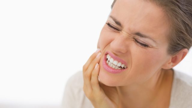 أهم تفسيرات رؤية ألم الضرس في المنام لابن سيرين