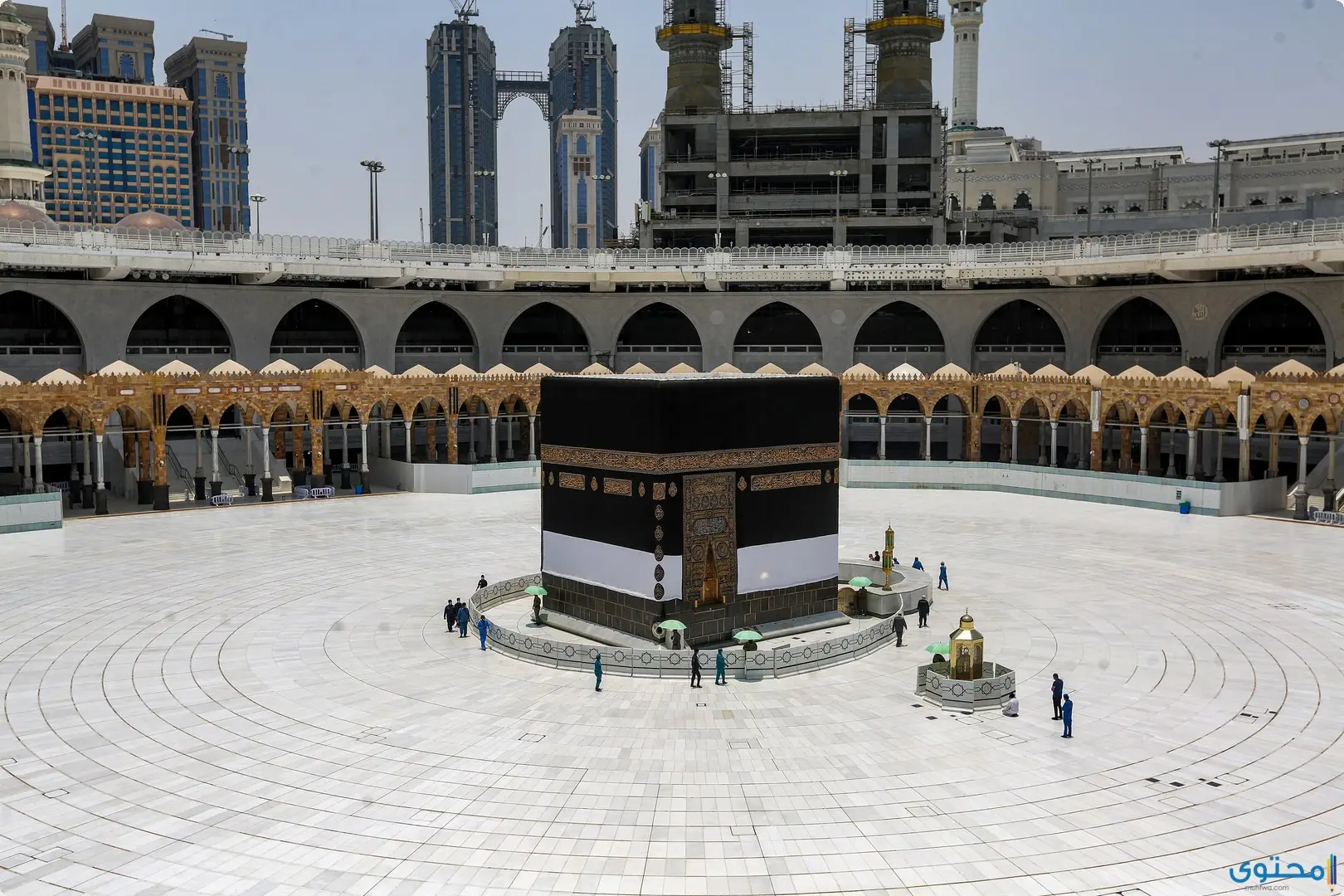 ما تفسير حلم الصلاة في الحرم المكي للعزباء لابن سيرين