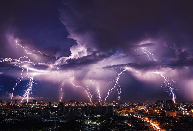 اعرف تفسير رؤية البرق في المنام لابن سيرين