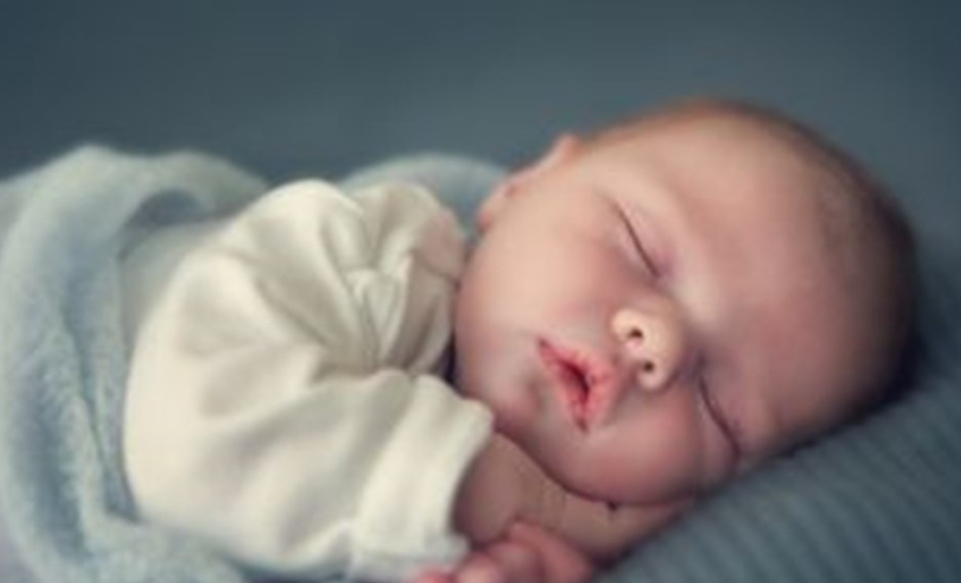 تعرف على تفسير رؤية الطفل في المنام للمتزوجة لابن سيرين