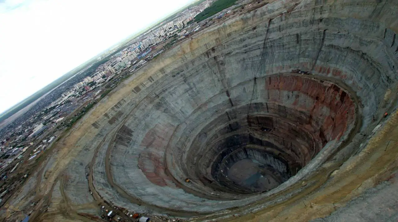 تعرف على تفسير حلم وقعت في حفرة في المنام لابن سيرين