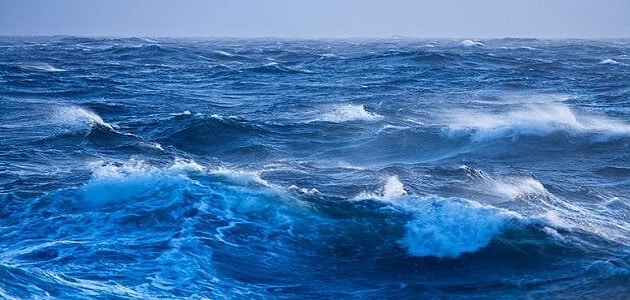 أهم التفسيرات لرؤية موج البحر في المنام لابن سيرين